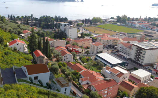 Plac u Budvi sa UTU za gradnju na odlicnoj lokaciji I pogledom na more, Podkosljun