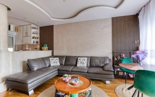Furnished three-bedroom apartment with sea view, Bečići, Budva