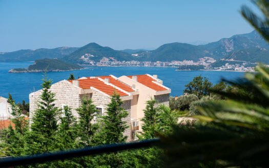 Exclusive villa with pool and panoramic sea view