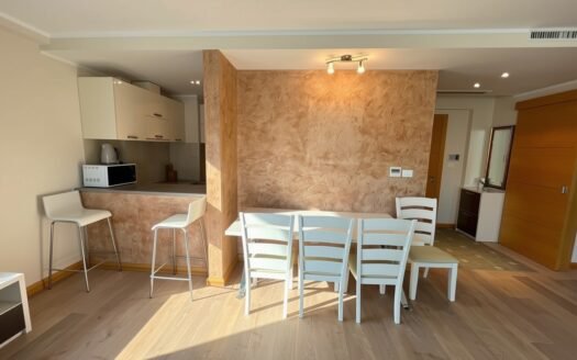 One-bedroom apartment on the main Boulevard, 250 m from Slovenska Beach, Budva